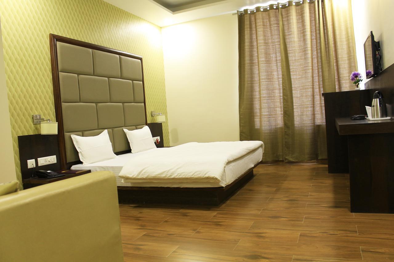 Hotel Radiant Inn Roorkee Exterior photo