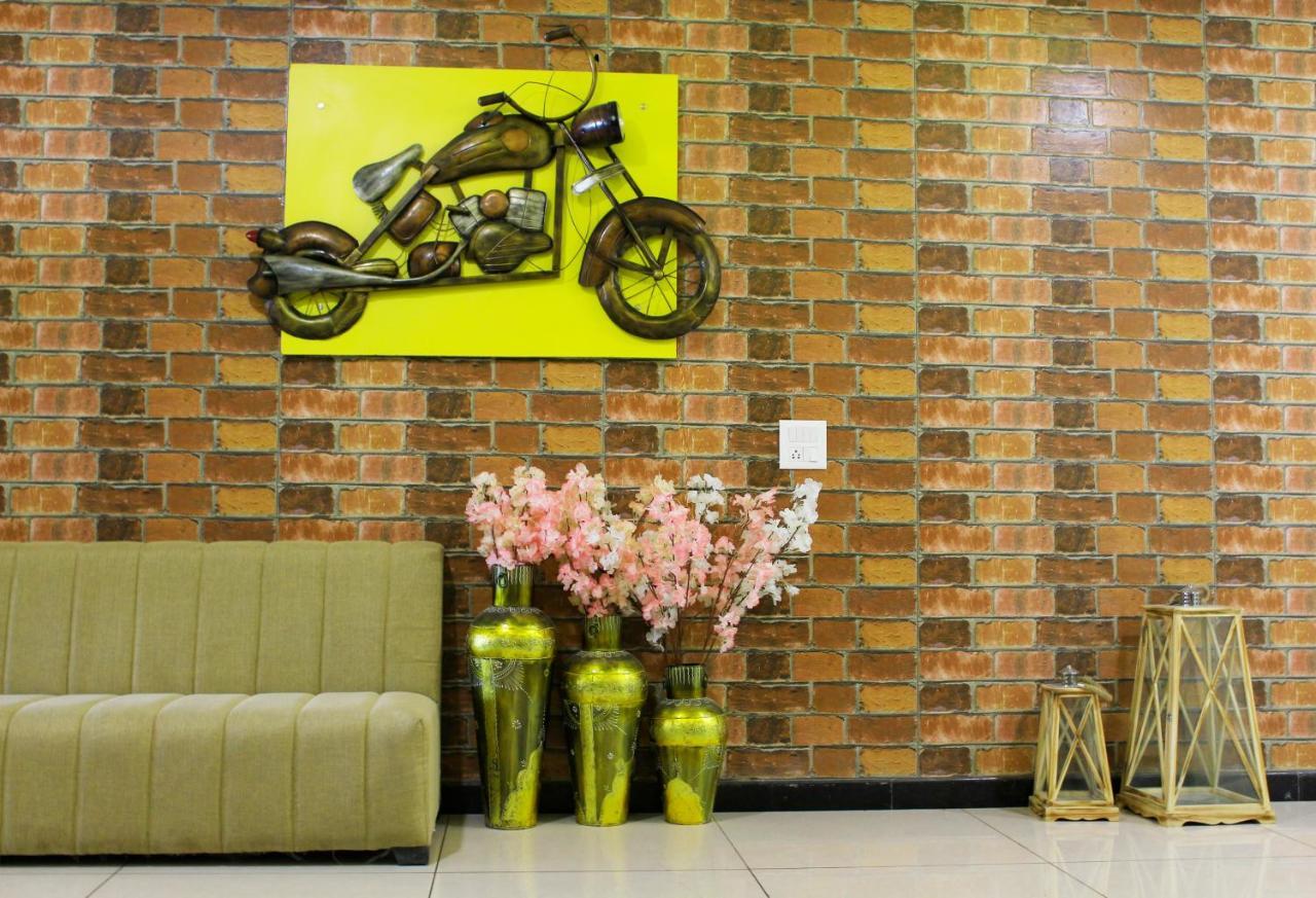 Hotel Radiant Inn Roorkee Exterior photo